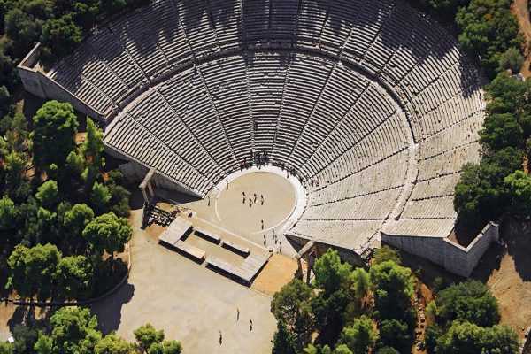 Θέατρο-Επιδαύρου-1